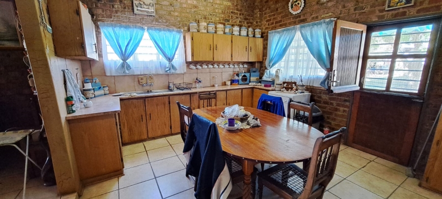 6 Bedroom Property for Sale in Schweizer Reneke North West